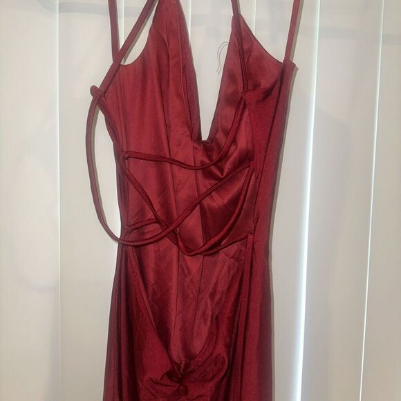 La Femme Red Strappy High Neck Slit Formal Gown Size 00. NWOT. D - Picture 4 of 13